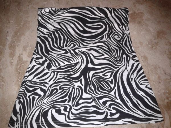 Blusinha tomara que caia estampa de zebra, no boundaries