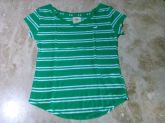 Baby look verde listrada, tam. M - Hollister